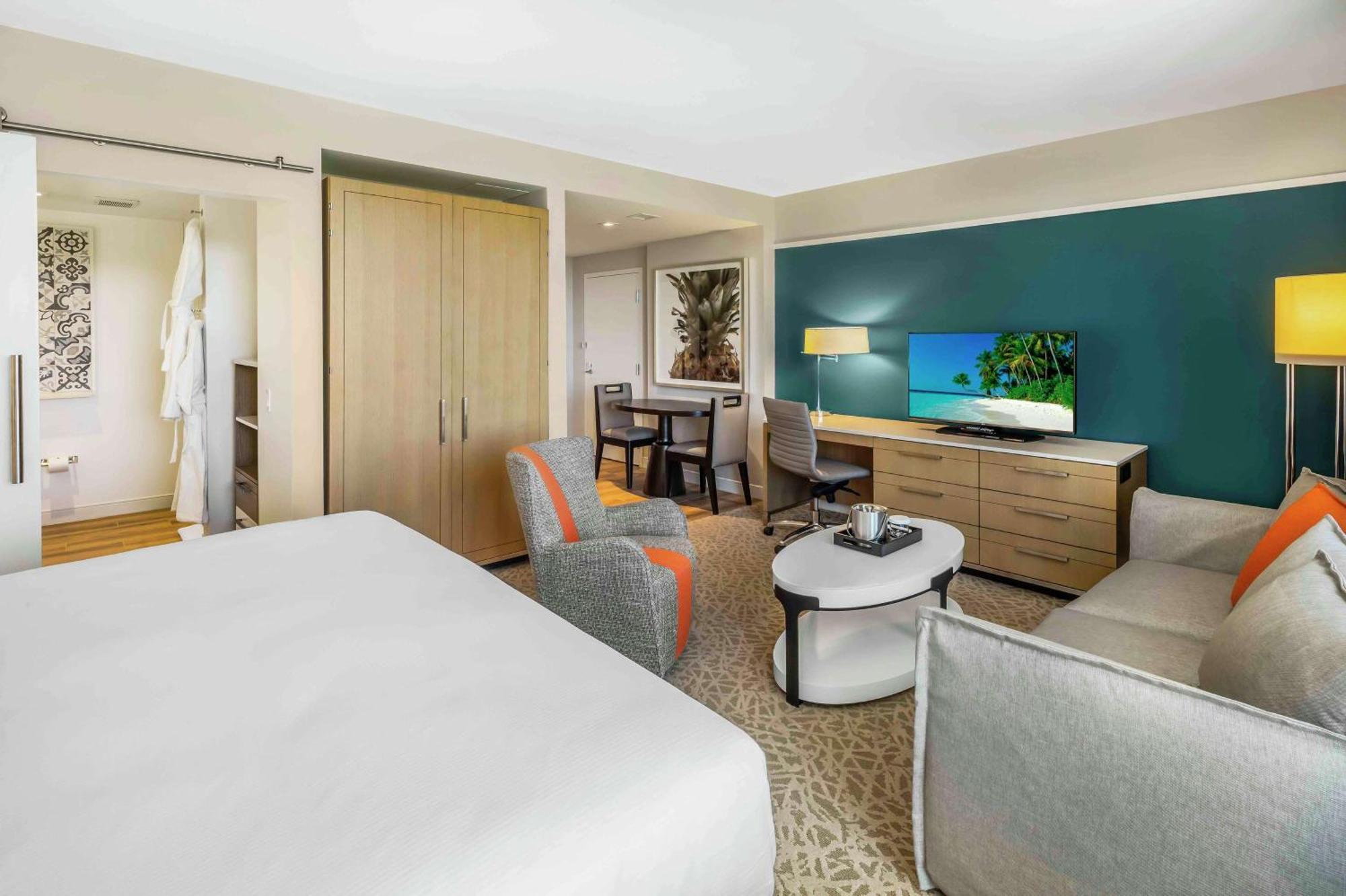 King Studio Suite with Lake View,1548558748:JPEG
